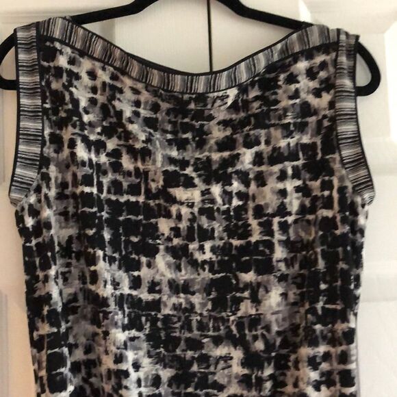 BCBGMaxazria Black/White Pattern Sleeveless Dress - Size XS - Picture 6 of 8